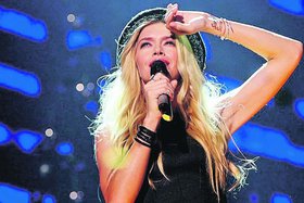 Знаменитости и золотые татуировки